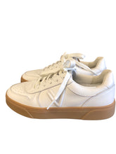 Load image into Gallery viewer, 5 VIONIC Shoes