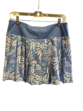 Load image into Gallery viewer, Size M TOMMY BAHAMA SKORT

