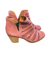 Load image into Gallery viewer, 8 FRYE &amp; CO Shoes
