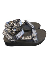 Load image into Gallery viewer, 6 TEVA Shoes
