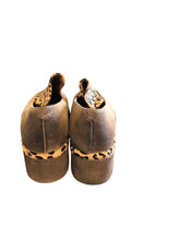 Load image into Gallery viewer, 8 ANTELOPE Shoes
