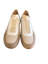 Load image into Gallery viewer, 8 BORN Shoes
