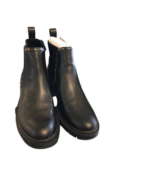 7 COACH Boots