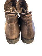Load image into Gallery viewer, 7.5 MIZ MOOZ Shoes
