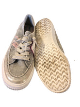 Load image into Gallery viewer, 8.5 BLOWFISH Shoes
