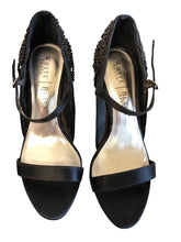 Load image into Gallery viewer, 6.5 WHITE HOUSE BM Shoes
