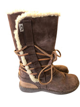Load image into Gallery viewer, 10 UGG Boots
