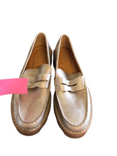Load image into Gallery viewer, 8 BORN Shoes
