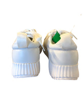 Load image into Gallery viewer, 9.5 STEVE MADDEN Shoes
