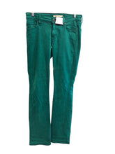 Load image into Gallery viewer, Size 4 RICH &amp; SKINNY Jeans
