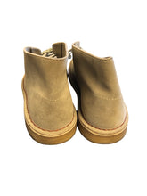 Load image into Gallery viewer, CLARKS 9 Shoes
