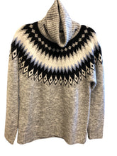 Load image into Gallery viewer, Size M ASPEN Sweater
