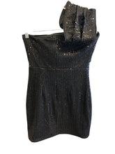 Load image into Gallery viewer, Size S DO &amp; BE Formal Dress
