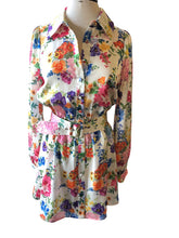 Load image into Gallery viewer, Size M SHOW ME YOUR MUMU Dress
