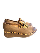 Load image into Gallery viewer, 8 ANTELOPE Shoes
