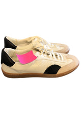 Load image into Gallery viewer, 10 DOLCE VITA Shoes

