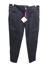 Load image into Gallery viewer, Size 8 WHITE HOUSE BM Pants
