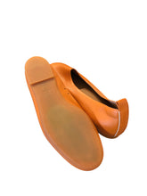 Load image into Gallery viewer, 8.5 EVERLANE Shoes
