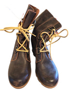Load image into Gallery viewer, 9 SOREL Boots
