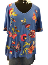 Load image into Gallery viewer, Size L JOHNNY WAS Top
