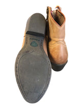 Load image into Gallery viewer, 8.5 ARIAT Boots

