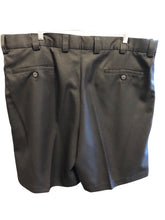 Load image into Gallery viewer, OAK HILL Size 44 Shorts

