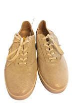 Load image into Gallery viewer, 8.5 VIONIC Shoes
