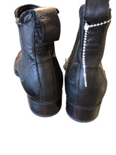 Load image into Gallery viewer, 8 ARIAT Boots
