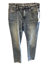 Load image into Gallery viewer, BUFFALO Size 33/30 Jeans

