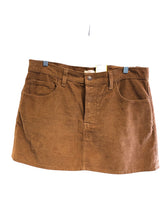 Load image into Gallery viewer, Size 12 LEVIS Skirt
