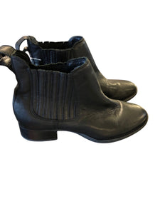 8 ARIAT Boots