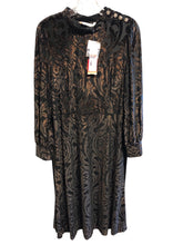 Load image into Gallery viewer, Size 8 SOFT SURROUNDINGS Dress
