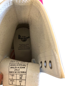 6 DR. MARTENS Boots