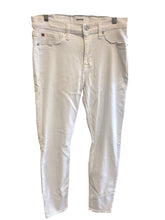 Load image into Gallery viewer, Size 8 HUDSON Jeans
