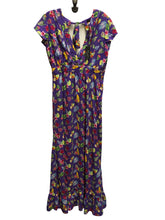 Load image into Gallery viewer, Size M ROMEO &amp; JULIET Dress
