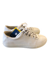 Load image into Gallery viewer, 9 KSWISS Shoes
