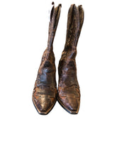 Load image into Gallery viewer, 9.5 ARIAT Boots
