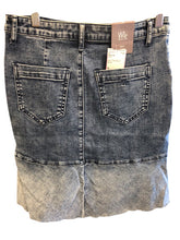 Load image into Gallery viewer, Size 4 WASH LAB Skirt
