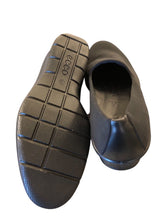 Load image into Gallery viewer, 7/7.5 ECCO Shoes
