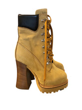 Load image into Gallery viewer, 6 MOSCHINO Boots
