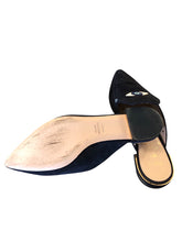 Load image into Gallery viewer, 6.5 STUART WEITZMAN Shoes
