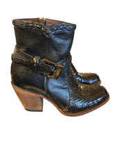 Load image into Gallery viewer, 6 INDOMABLE&#39;S Boots

