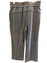 Load image into Gallery viewer, Size 6 LULULEMON Pants
