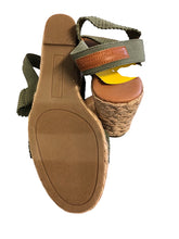 Load image into Gallery viewer, 8 TOMMY BAHAMA Shoes
