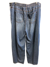 Load image into Gallery viewer, Size 16 WONDERLY Plus Size Bottoms
