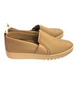Load image into Gallery viewer, 8.5 VIONIC Shoes
