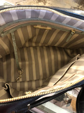 Load image into Gallery viewer, BRAHMIN Purse
