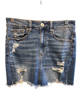 Load image into Gallery viewer, Size 6 AMERICAN EAGLE Skirt
