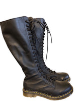 Load image into Gallery viewer, 8 DR. MARTENS Boots
