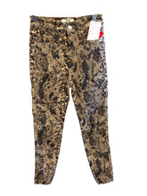 Load image into Gallery viewer, Size 0 WE THE FREE Pants
